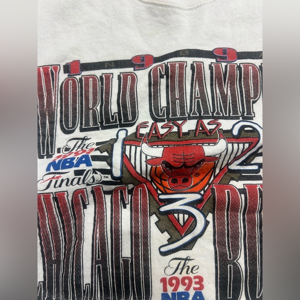 Vintage 1993 Chicago bulls sweatshirtl sweater   white size large - Picture 4 of 7